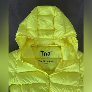 Aritzia the little puff. Super puff. Babaton trench TNA